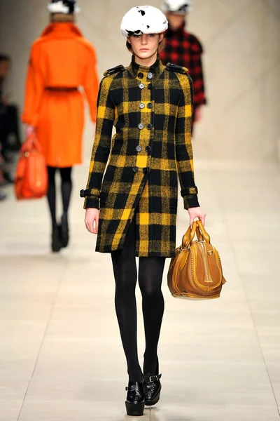 Look 12